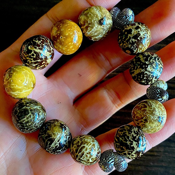 Elastic Shell bead bracelet - Picture 2 of 5